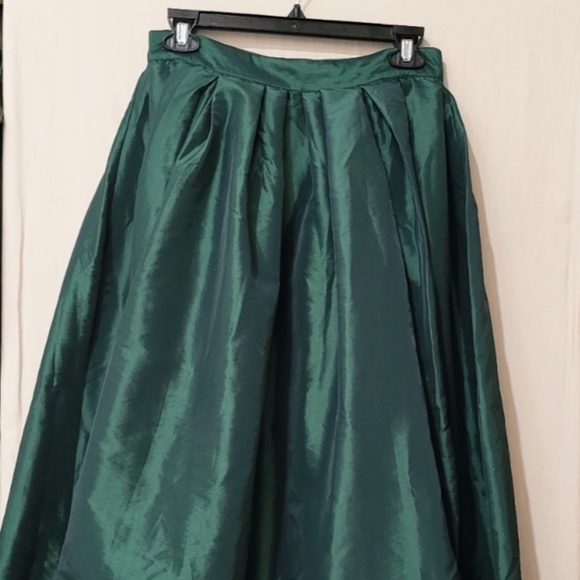 Unworn Free People Emilia Pleated Maxi Skirt in Green - Picture 3 of 7